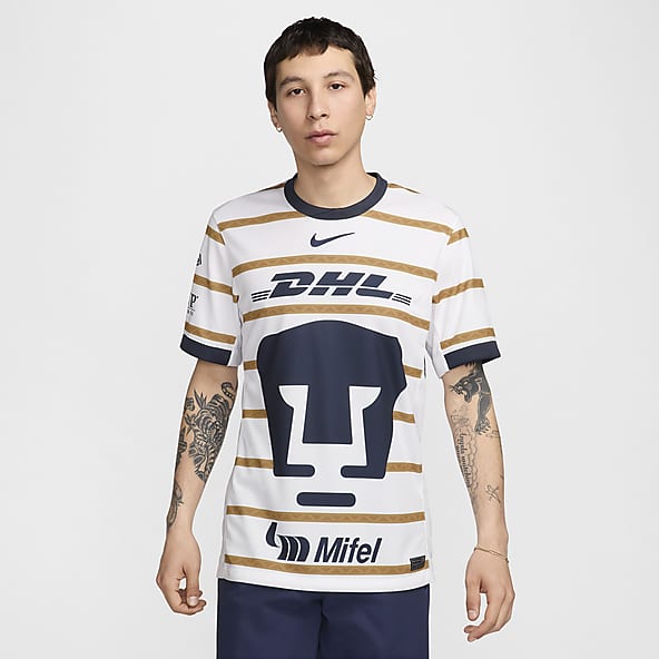 Pumas. Nike
